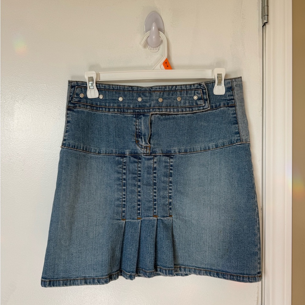 Y2K XOXO Pleated Denim Mini Skirt | Size 27 | Snap Front Stretch Jean Skirt